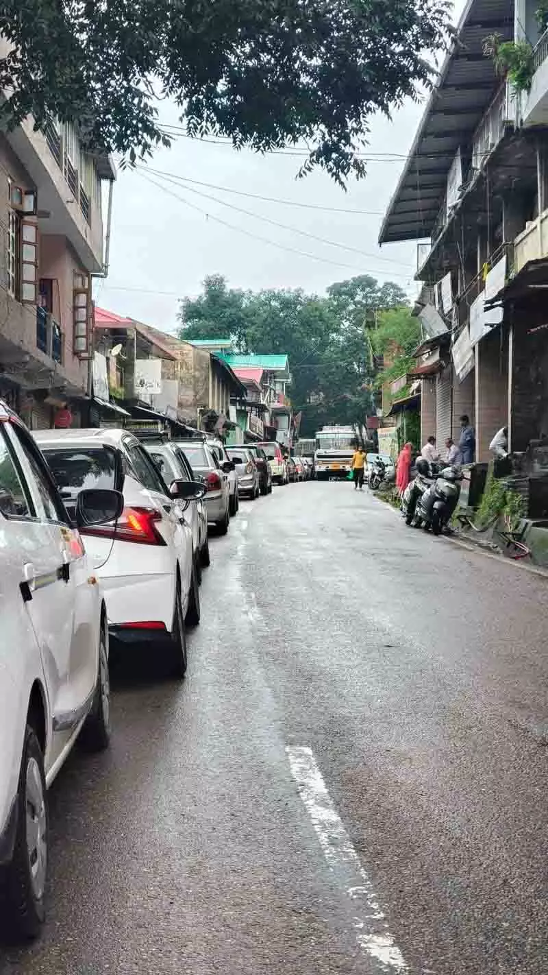 Baijnath, पपरोला के स्थानीय लोगों ने राजमार्ग की समस्या पर तत्काल कार्रवाई की मांग की Baijnath, पपरोला के स्थानीय लोगों ने राजमार्ग की समस्या पर तत्काल कार्रवाई की मांग की
