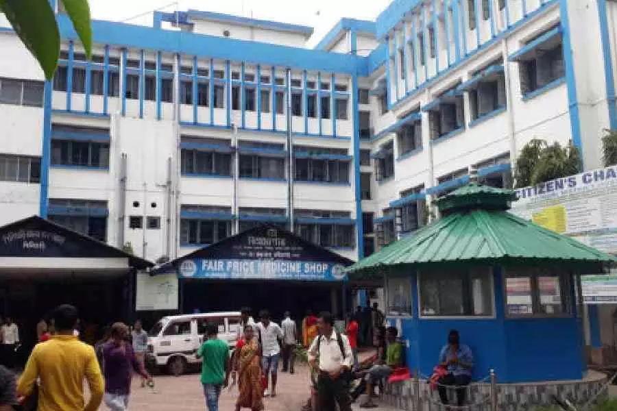 Siliguri जिला अस्पताल में गर्भवती महिलाओं को शांत करने के लिए रवींद्र संगीत का आयोजन Siliguri जिला अस्पताल में गर्भवती महिलाओं को शांत करने के लिए रवींद्र संगीत का आयोजन