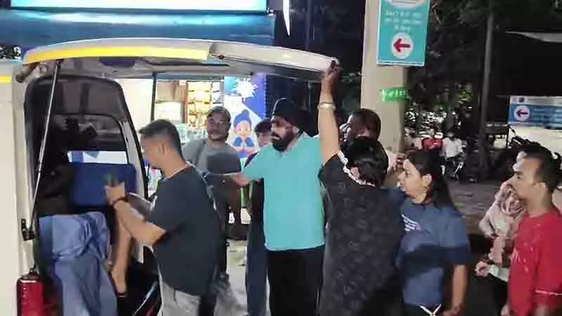 Jalandhar में शादी का प्रस्ताव ठुकराने पर सब्जी विक्रेता ने महिला को आग के हवाले कर दिया Jalandhar में शादी का प्रस्ताव ठुकराने पर सब्जी विक्रेता ने महिला को आग के हवाले कर दिया
