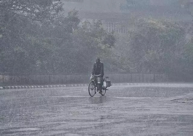 Tamil Nadu : अगले 4 दिनों तक कहां भारी बारिश होगी? Tamil Nadu : अगले 4 दिनों तक कहां भारी बारिश होगी?