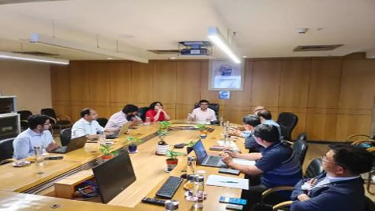 दक्षिण कोरियाई कंपनी नेल्लई में 1.7 हज़ार करोड़ रुपये की फुटवियर इकाई स्थापित करेगी दक्षिण कोरियाई कंपनी नेल्लई में 1.7 हज़ार करोड़ रुपये की फुटवियर इकाई स्थापित करेगी