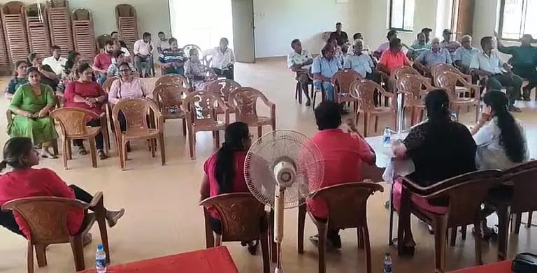 Sarzora ग्राम सभा ने ननों की गिरफ्तारी और खराब सड़कों की निंदा की Sarzora ग्राम सभा ने ननों की गिरफ्तारी और खराब सड़कों की निंदा की