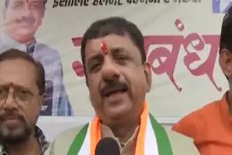 भाजपा सांसद आलोक शर्मा ने रक्षाबंधन से पहले सड़क सुरक्षा के तहत भोपाल में हेलमेट वितरित किए भाजपा सांसद आलोक शर्मा ने रक्षाबंधन से पहले सड़क सुरक्षा के तहत भोपाल में हेलमेट वितरित किए