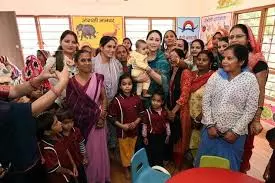 Jaipur में रक्षाबंधन पर आंगनबाड़ी बहनों को मिलेगा सम्मान, मुख्यमंत्री रहेंगे मौजूद Jaipur में रक्षाबंधन पर आंगनबाड़ी बहनों को मिलेगा सम्मान, मुख्यमंत्री रहेंगे मौजूद