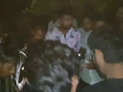 Nagpur में नशे में धुत ड्राइवर ने 30 लोगों को टक्कर मारी Nagpur में नशे में धुत ड्राइवर ने 30 लोगों को टक्कर मारी