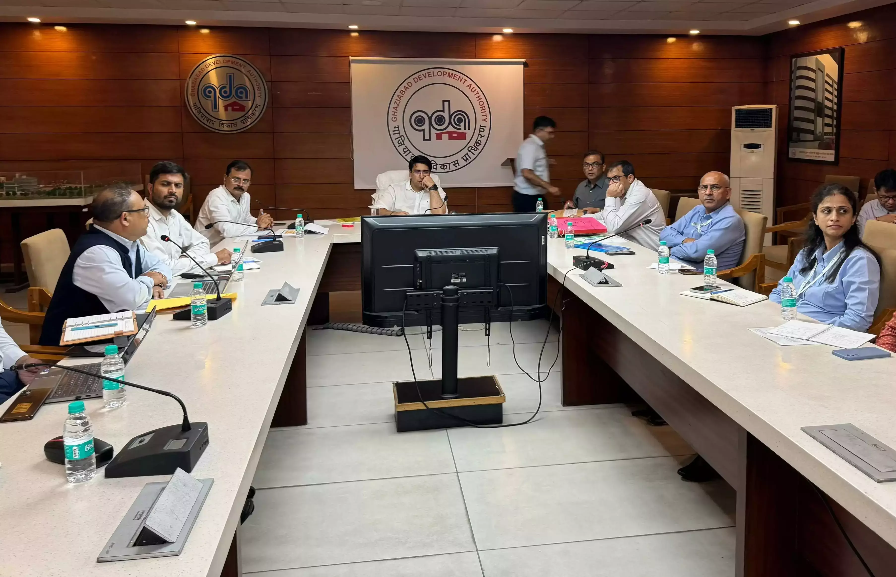 Ghaziabad: अतुल वत्स ने टीओडी जोन सर्वे में तेजी लाने के दिए संकेत Ghaziabad: अतुल वत्स ने टीओडी जोन सर्वे में तेजी लाने के दिए संकेत