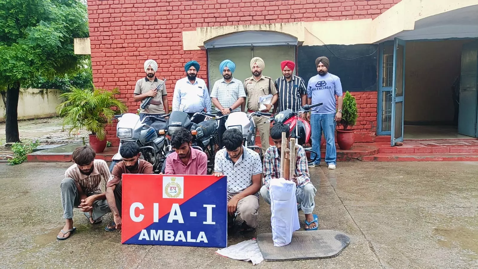 Ambala: पुलिस ने अंधेरे में वारदात करने वाला गिरोह दबोचा Ambala: पुलिस ने अंधेरे में वारदात करने वाला गिरोह दबोचा