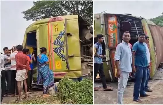 बस पलटने से 29 लोग घायल, चालक की लापरवाही भरी गति पर सवाल बस पलटने से 29 लोग घायल, चालक की लापरवाही भरी गति पर सवाल