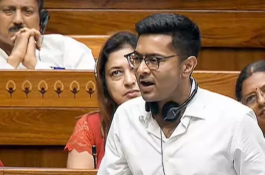 लोकसभा में तृणमूल पार्टी के नेता अभिषेक लोकसभा में तृणमूल पार्टी के नेता अभिषेक