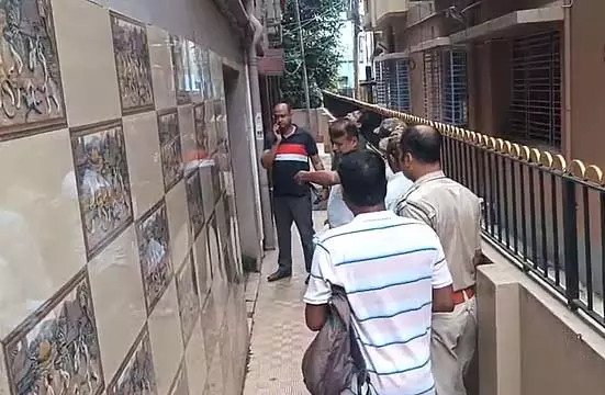 खरदाह में लग्जरी फ्लैट में हथियारों का भारी जखीरा मिला खरदाह में लग्जरी फ्लैट में हथियारों का भारी जखीरा मिला