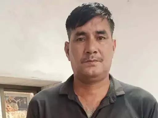 BREAKING: पुलिस थाने में प्रधान आरक्षक रिश्वत लेते गिरफ्तार BREAKING: पुलिस थाने में प्रधान आरक्षक रिश्वत लेते गिरफ्तार