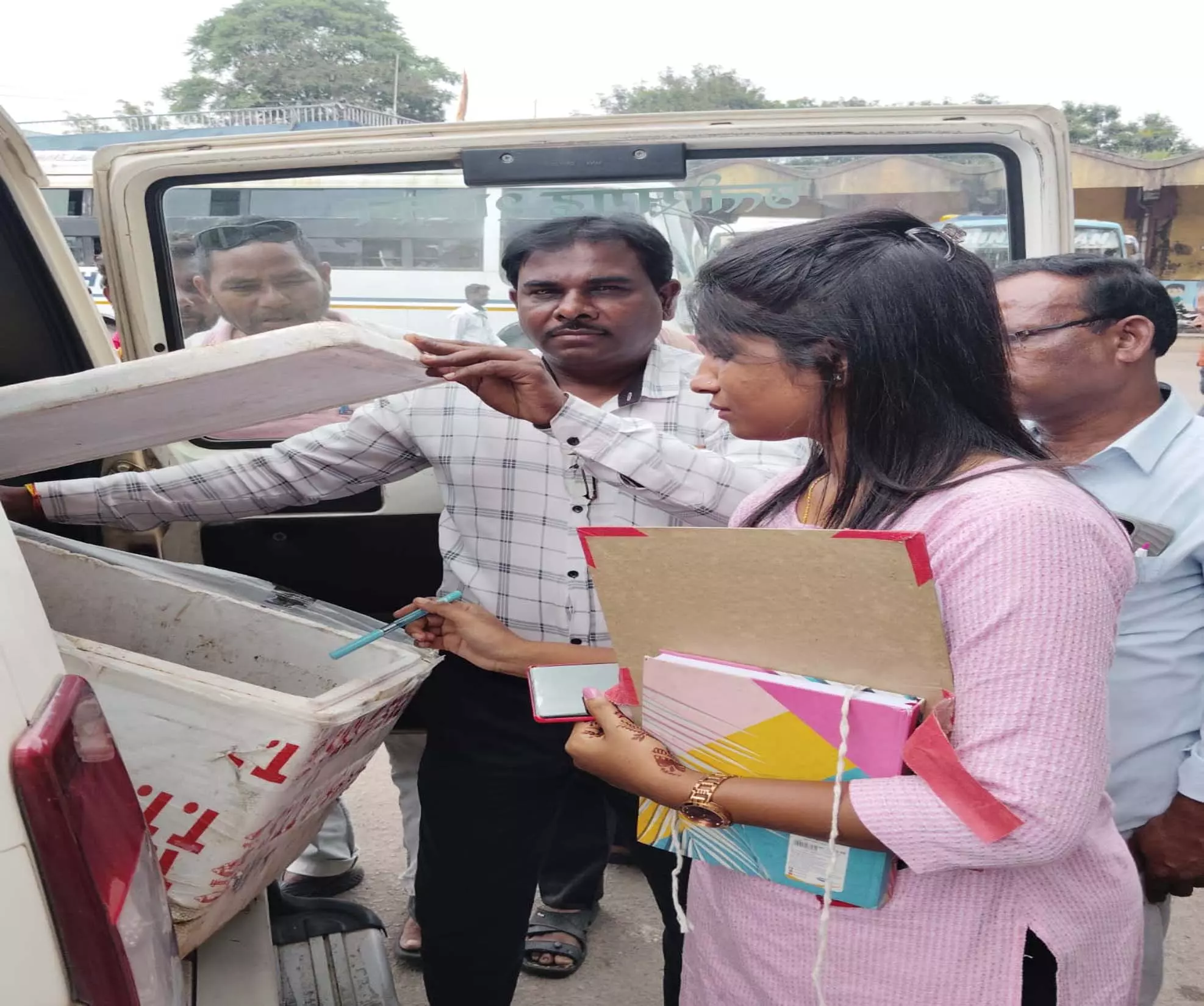 CG: अवैध मछली परिवहन पर मछली पालन विभाग की बड़ी कार्रवाई CG: अवैध मछली परिवहन पर मछली पालन विभाग की बड़ी कार्रवाई