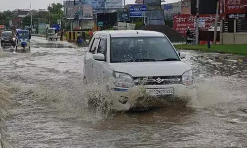 उत्तर प्रदेश में और अधिक बारिश की आशंका, रेड और ऑरेंज अलर्ट जारी उत्तर प्रदेश में और अधिक बारिश की आशंका, रेड और ऑरेंज अलर्ट जारी