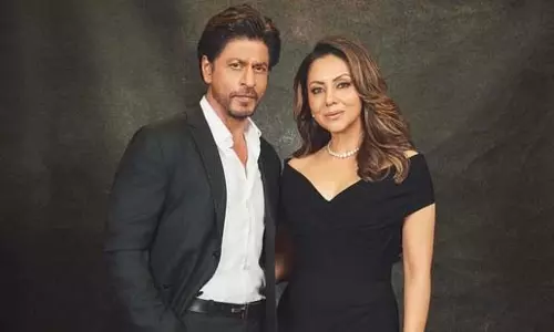 नेशनल अवॉर्ड के जश्न में शाहरुख ने किया गौरी खान से फ्लर्ट नेशनल अवॉर्ड के जश्न में शाहरुख ने किया गौरी खान से फ्लर्ट