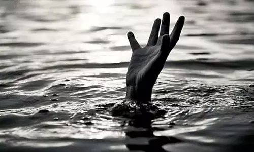 Mumbai : बोरीवली में एसके रिसॉर्ट्स के पास झील में डूबा युवक, अस्पताल में मृत घोषित Mumbai : बोरीवली में एसके रिसॉर्ट्स के पास झील में डूबा युवक, अस्पताल में मृत घोषित
