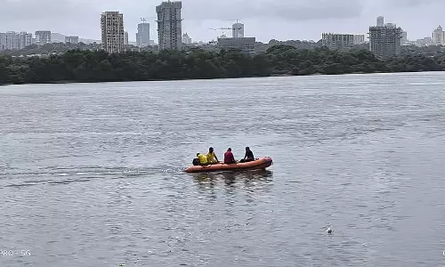 Thane : ऑटो चालक ने काशेली खाड़ी में छलांग लगाई