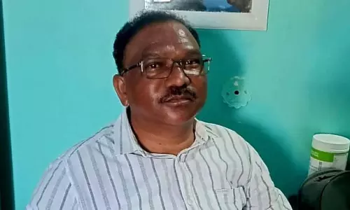 Odisha : मोटर वाहन निरीक्षक से 44 प्लॉट और 1 किलो सोना बरामद Odisha : मोटर वाहन निरीक्षक से 44 प्लॉट और 1 किलो सोना बरामद