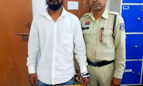 माना इलाके में लाला नाम का बदमाश गिरफ्तार माना इलाके में लाला नाम का बदमाश गिरफ्तार