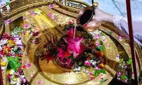 Budh Pradosh vrat: कब मनाया जाएगा सावन का आखिरी प्रदोष व्रत Budh Pradosh vrat: कब मनाया जाएगा सावन का आखिरी प्रदोष व्रत