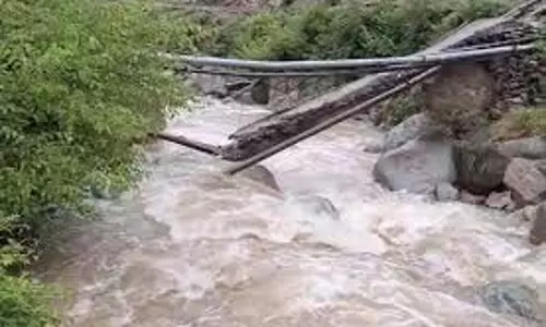 Jammu-Kashmir: पुल टूटने से 2 इलाकों का टूटा संपर्क