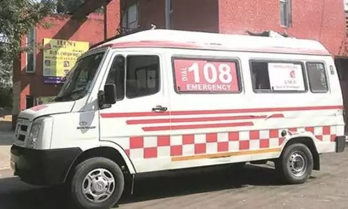 Kaushambi: 108 सेवा की लापरवाही ने छीनी एक ज़िंदगी Kaushambi: 108 सेवा की लापरवाही ने छीनी एक ज़िंदगी