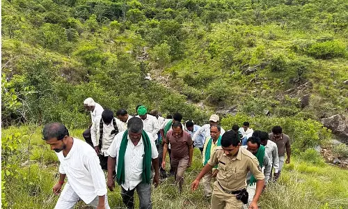 Check Dam : गोरवाहल्ला लाइन के साथ जिला कलेक्टर का ट्रेक Check Dam : गोरवाहल्ला लाइन के साथ जिला कलेक्टर का ट्रेक
