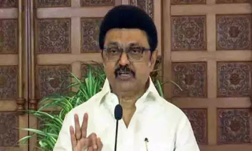 यह राष्ट्रगान की भाषा का सीधा अपमान है: MK Stalin यह राष्ट्रगान की भाषा का सीधा अपमान है: MK Stalin