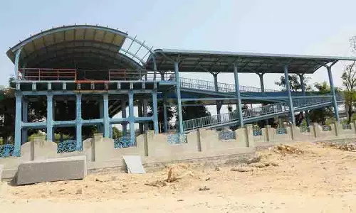 Hi-Tech City रेलवे स्टेशन का कायाकल्प पूरा होने के करीब, आधुनिक लुक और सुविधाएं मिलेंगी Hi-Tech City रेलवे स्टेशन का कायाकल्प पूरा होने के करीब, आधुनिक लुक और सुविधाएं मिलेंगी