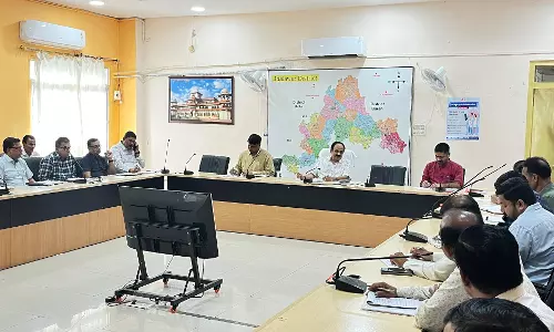 Jhalawar: जिला कलेक्टर ने साप्ताहिक समीक्षा बैठक में सड़कों की मरम्मत Jhalawar: जिला कलेक्टर ने साप्ताहिक समीक्षा बैठक में सड़कों की मरम्मत