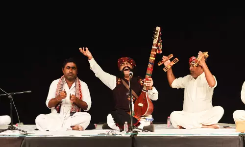 Jaipur: मेघ उत्सव में मूरालाला मारवाड़ा की कबीरवाणी ने बांधा समा Jaipur: मेघ उत्सव में मूरालाला मारवाड़ा की कबीरवाणी ने बांधा समा