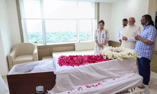 पीएम मोदी ने गंगाराम अस्पताल पहुंचकर शिबू सोरेन को दी श्रद्धांजलि, भावुक हुए सीएम हेमंत सोरेन