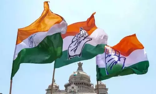 Telangana कांग्रेस कार्यकर्ता पिछड़ा वर्ग आरक्षण की मांग को लेकर दिल्ली में विरोध प्रदर्शन के लिए रवाना