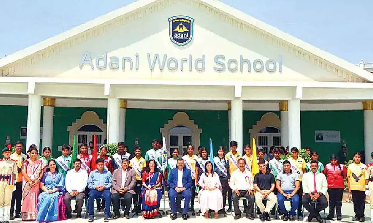Andhra: अदानी वर्ल्ड स्कूल में अलंकरण समारोह आयोजित
