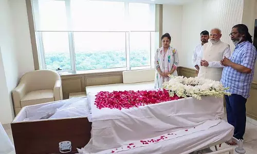 राष्ट्रपति, प्रधानमंत्री मोदी ने दिल्ली में शिबू सोरेन को श्रद्धांजलि दी