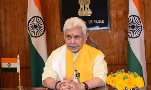 Jammu: नारी शक्ति देती नवाचार को नई दिशा: एलजी सिन्हा Jammu: नारी शक्ति देती नवाचार को नई दिशा: एलजी सिन्हा
