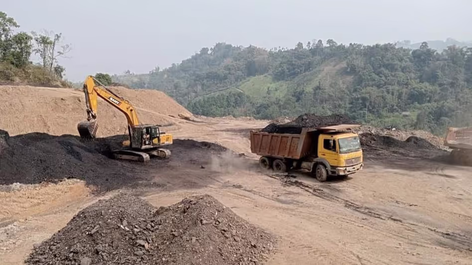 कोयले का काला रास्ता Arunachal से असम में अवैध कोयला प्रवेश पर आरोप बढ़े