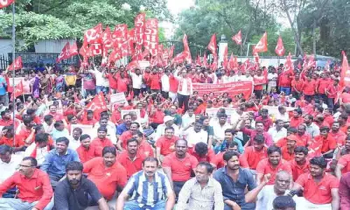 CITU ने सिगाची विस्फोट पीड़ितों के परिवारों के लिए एकमुश्त पूर्ण अनुग्रह राशि की मांग की CITU ने सिगाची विस्फोट पीड़ितों के परिवारों के लिए एकमुश्त पूर्ण अनुग्रह राशि की मांग की