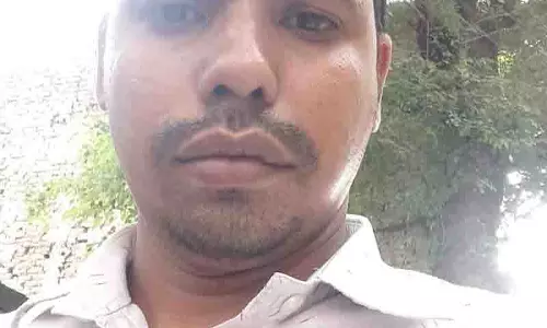 पुलिस चौकी के पास डिलीवरी मैन से मारपीट, बाइक लूटी, 12 दिन बाद FIR दर्ज पुलिस चौकी के पास डिलीवरी मैन से मारपीट, बाइक लूटी, 12 दिन बाद FIR दर्ज