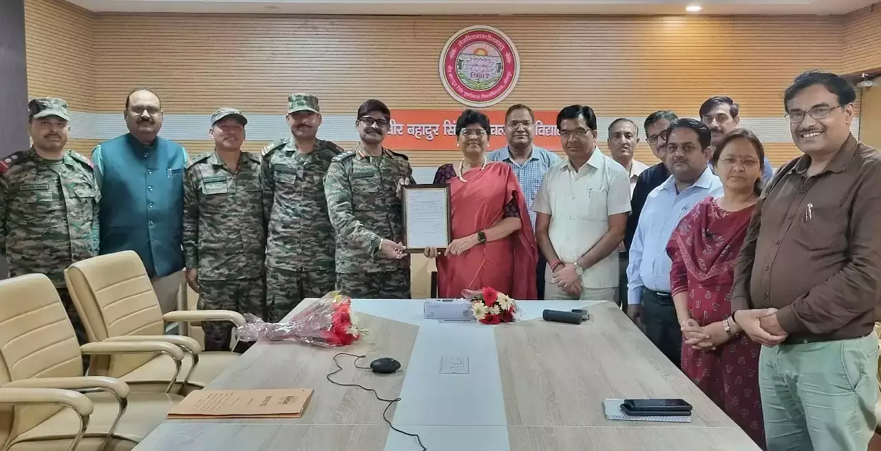 Jaunpur: पूर्वांचल विश्वविद्यालय में NCC यूनिट शुरू