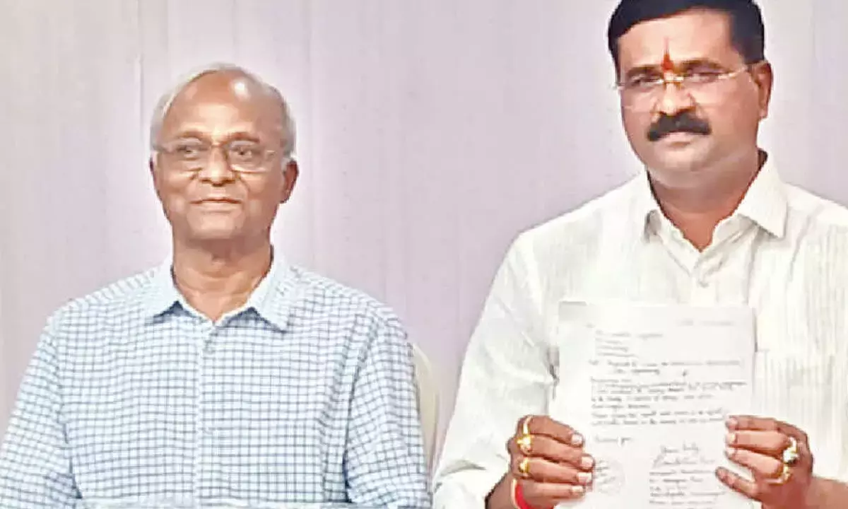 SRSP अधिकारियों पर भूमि हड़पने वालों के साथ मिलीभगत का आरोप SRSP अधिकारियों पर भूमि हड़पने वालों के साथ मिलीभगत का आरोप