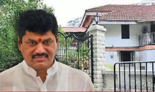 मंत्री बनने के बाद भी धनंजय मुंडे ने सरकारी बंगला क्यों नहीं खाली किया? मंत्री बनने के बाद भी धनंजय मुंडे ने सरकारी बंगला क्यों नहीं खाली किया?