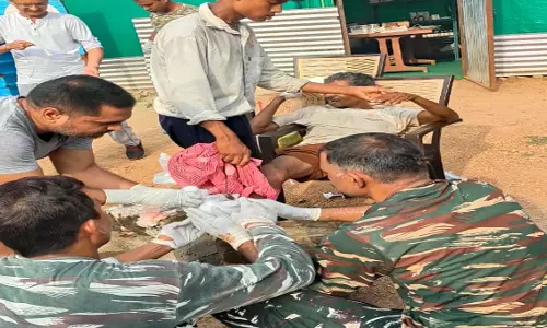 CG BREAKING: माओवादियों की कायराना हरकत, IED विस्फोट में ग्रामीण गंभीर रूप से घायल