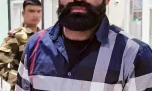 Amritsar पुलिस ने जग्गू भगवानपुरिया के करीबी को गिरफ्तार किया Amritsar पुलिस ने जग्गू भगवानपुरिया के करीबी को गिरफ्तार किया