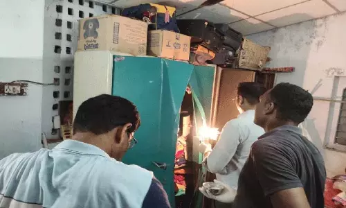 सिंगरेनी के एक कर्मचारी के घर में भीषण चोरी सिंगरेनी के एक कर्मचारी के घर में भीषण चोरी