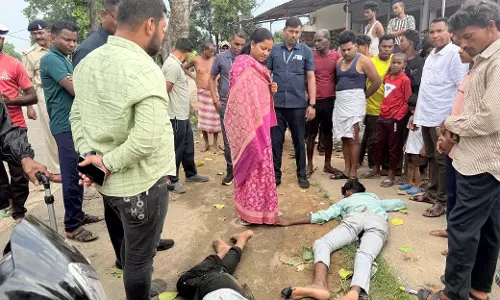 CG: मंत्री लक्ष्मी राजवाड़े ने सड़क हादसे में घायल युवकों की बचाई जान