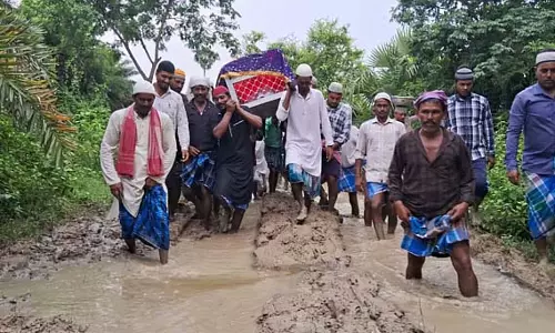 कब्रिस्तान तक घुटनों तक पानी पार करना कब्रिस्तान तक घुटनों तक पानी पार करना