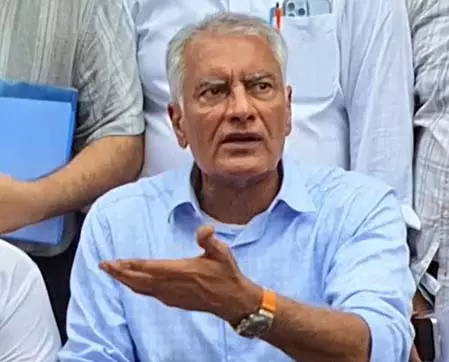 पंजाब: सुनील जाखड़ ने पार्षदों पर दर्ज मामले को रद्द करने की मांग की पंजाब: सुनील जाखड़ ने पार्षदों पर दर्ज मामले को रद्द करने की मांग की