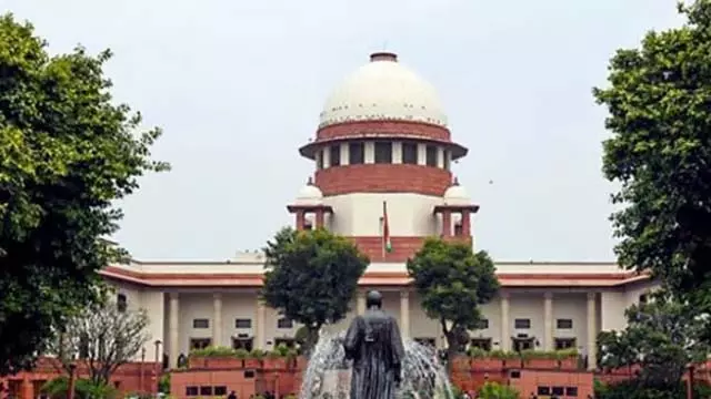 कल्याणकारी योजनाओं में CM के नाम के इस्तेमाल का मुद्दा: तमिलनाडु सरकार की याचिका पर सुनवाई के लिए सहमति कल्याणकारी योजनाओं में CM के नाम के इस्तेमाल का मुद्दा: तमिलनाडु सरकार की याचिका पर सुनवाई के लिए सहमति