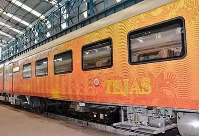 चेन्नई-मदुरै तेजस समेत 2 ट्रेनें आज से फिर एग्मोर से रवाना होंगी चेन्नई-मदुरै तेजस समेत 2 ट्रेनें आज से फिर एग्मोर से रवाना होंगी