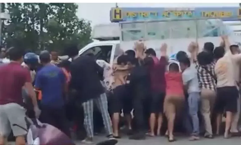 Manipur: थौबल जिला अस्पताल के पास सड़क दुर्घटना में महिला और बेटे की मौत Manipur: थौबल जिला अस्पताल के पास सड़क दुर्घटना में महिला और बेटे की मौत